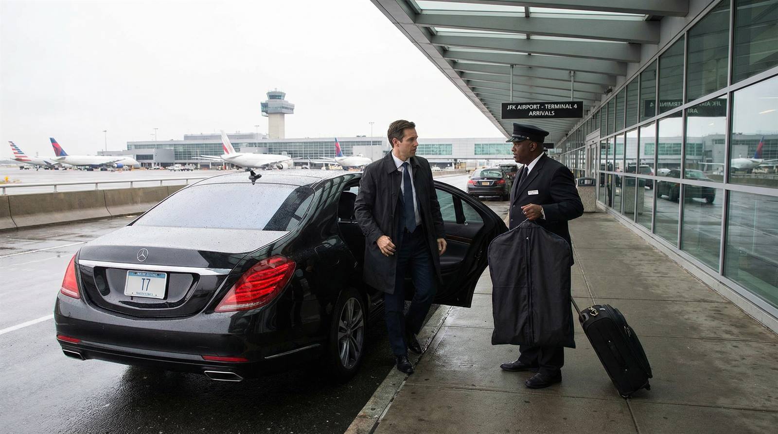 Airport car service Suffolk County NY for JFK LGA Newark and ISP transfers